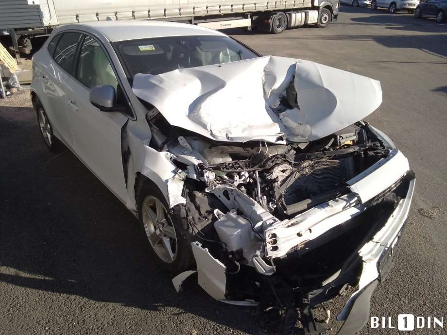Volvo V40 2012-2019 , Motorkode: B4154T5, Girkassekode: 