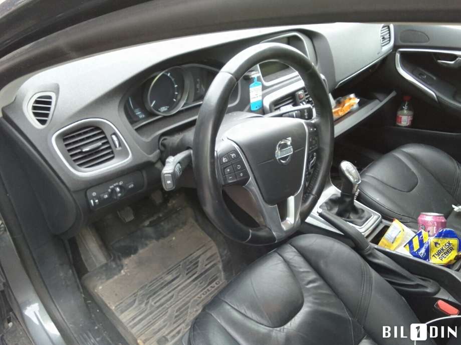 Volvo V40 2012-2019 , Motorkode: D4162T, Girkassekode: 