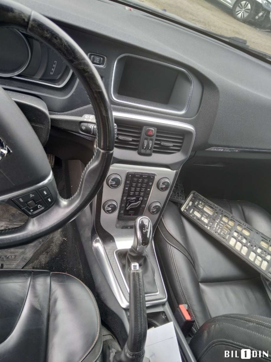 Volvo V40 2012-2019 , Motorkode: D4162T, Girkassekode: 