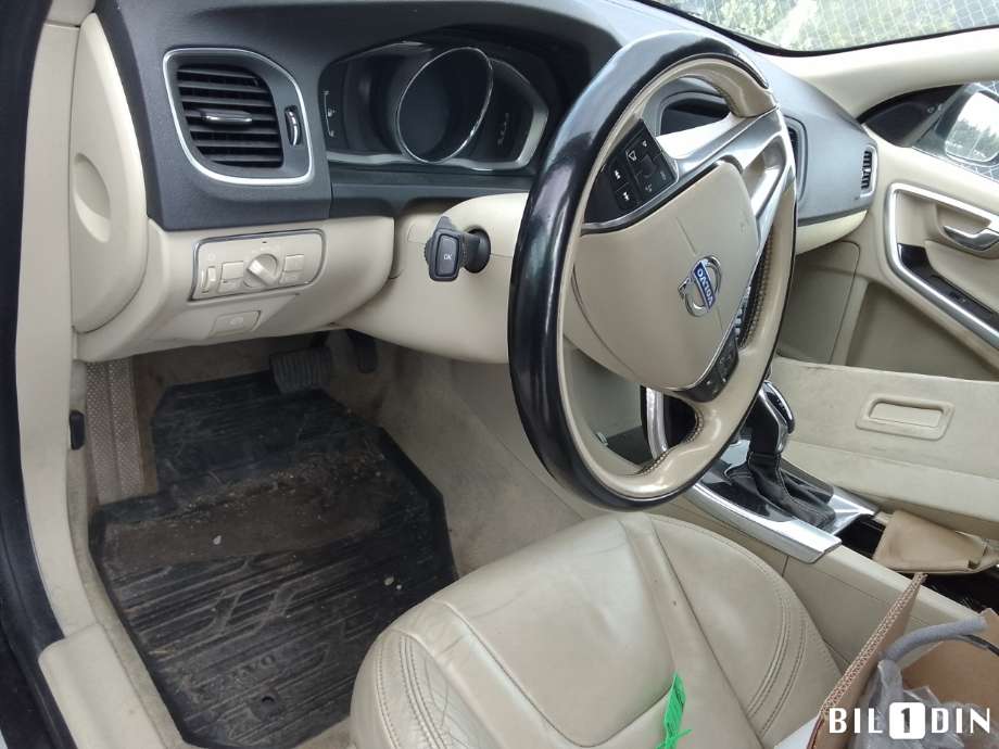 Volvo V60/V60 CC 2013-2018 (Type I, Fase 2) , Motorkode: D87PHEV, Girkassekode: