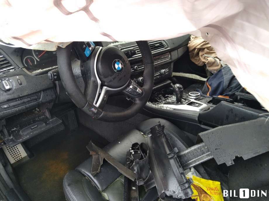 BMW 5-Serie 2010-2017 (F10/F11) (F10/F11), Motorkode: S63-B44B, Girkassekode: 