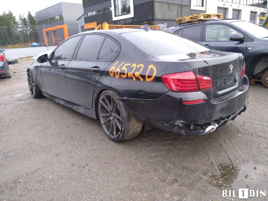 BMW 5-Serie 2010-2017 (F10/F11) (F10/F11), Motorkode: S63-B44B, Girkassekode: 
