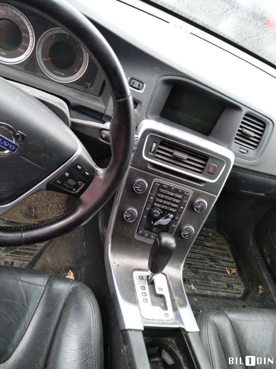 Volvo V60 2010-2013 (Type I, Fase 1) , Motorkode: D5204T2, Girkassekode: 