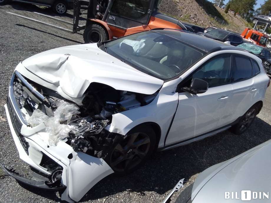 Volvo V40 2012-2019 , Motorkode: D4162T, Girkassekode: 