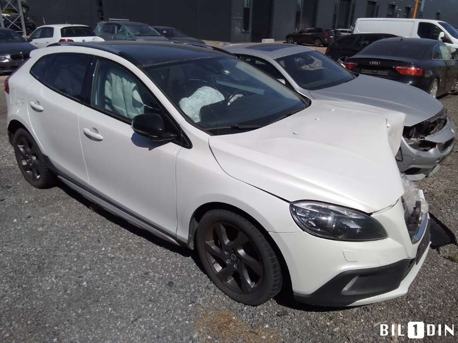 Volvo V40 2012-2019 , Motorkode: D4162T, Girkassekode: 