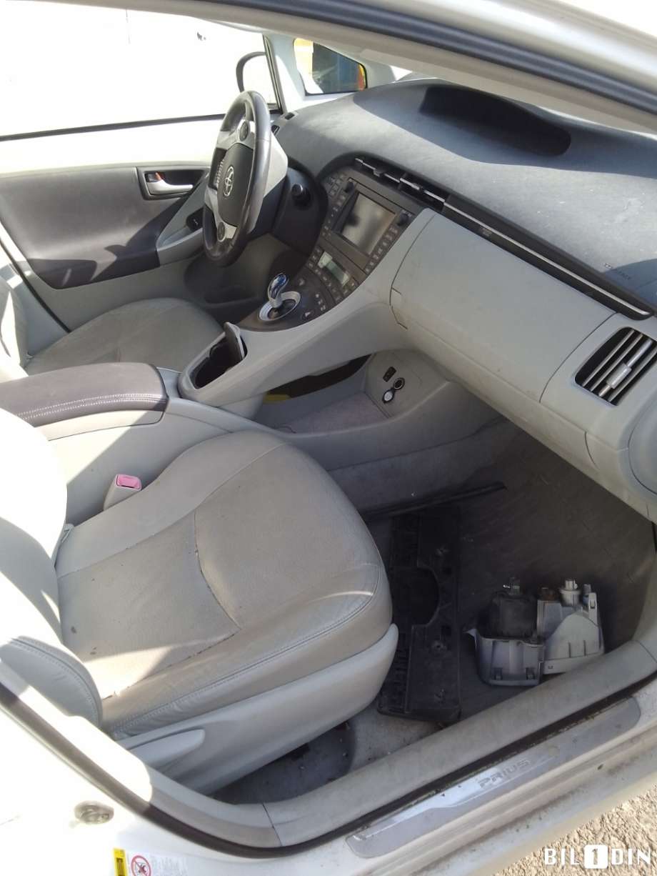 Toyota Prius 2009-2016 (Type III) (COMBI) (COMBI), Motorkode: 2ZR-FXE, Girkassekode: