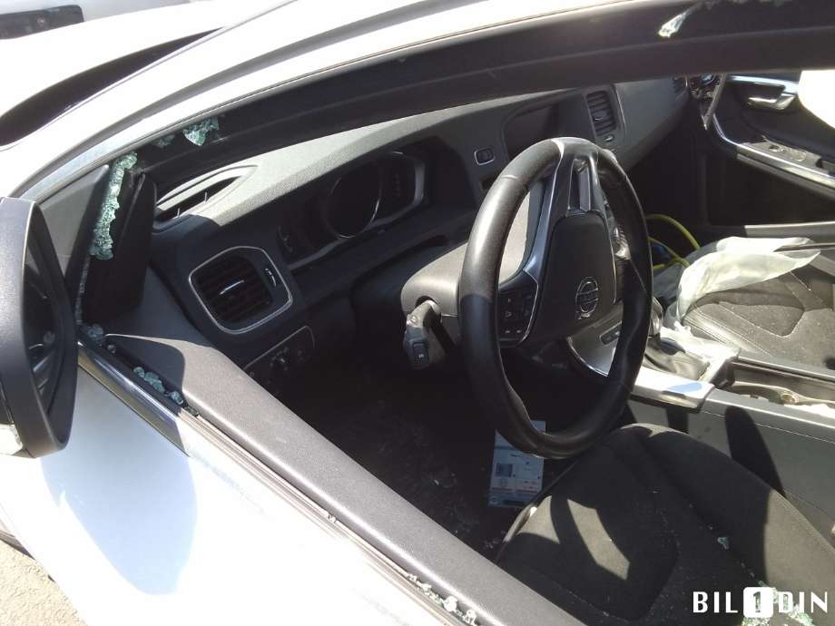 Volvo V60/V60 CC 2013-2018 (Type I, Fase 2) , Motorkode: D87PHEV, Girkassekode: 