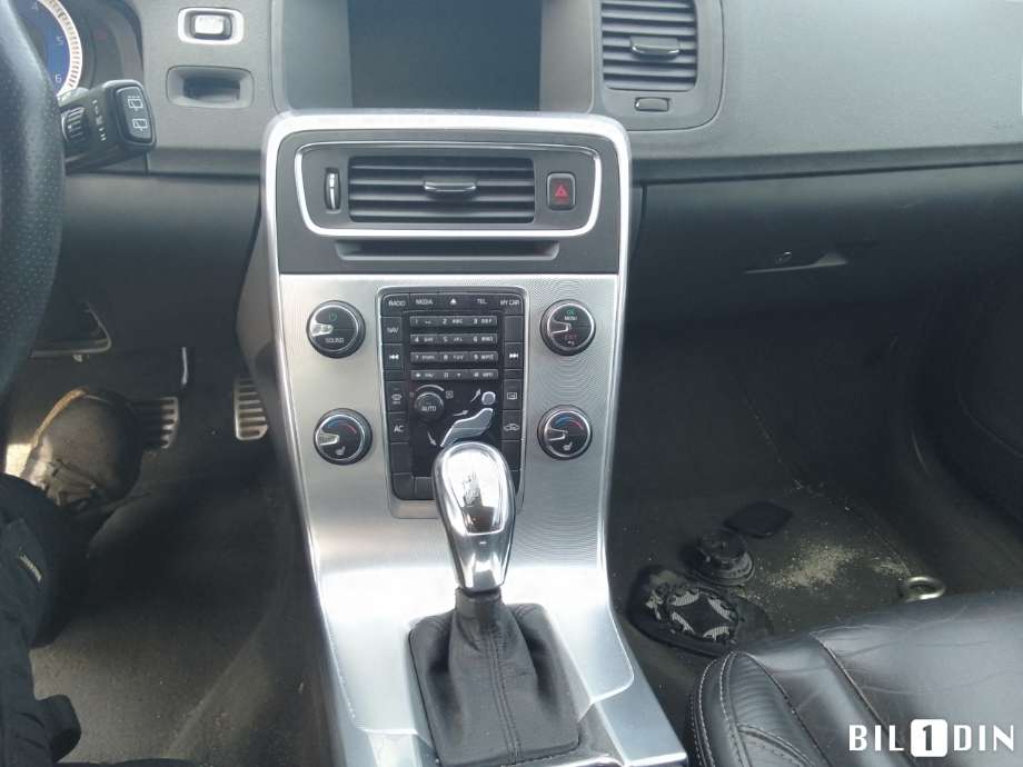 Volvo V60 2010-2013 (Type I, Fase 1) , Motorkode: D4162T, Girkassekode: 