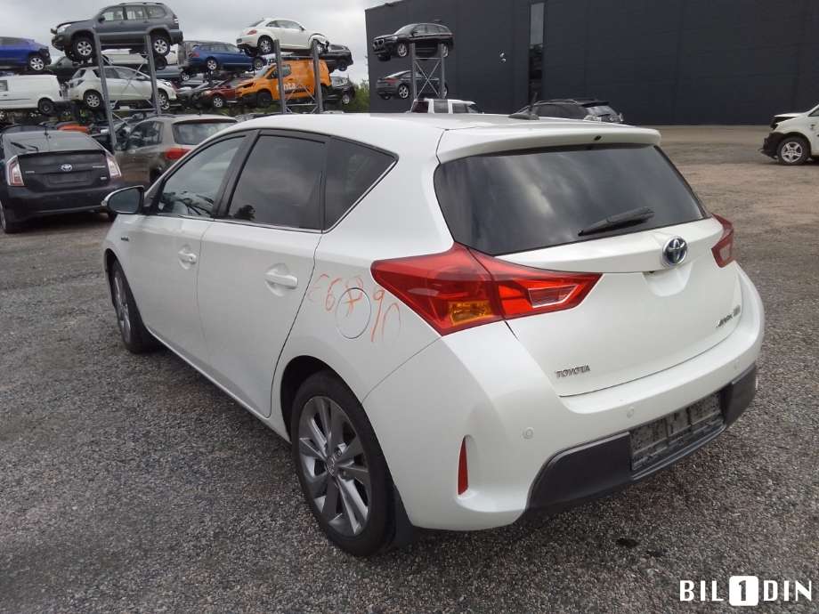 Toyota Auris 2013-2015 (Type II, Fase 1) , Motorkode: 2ZR-FXE, Girkassekode: 