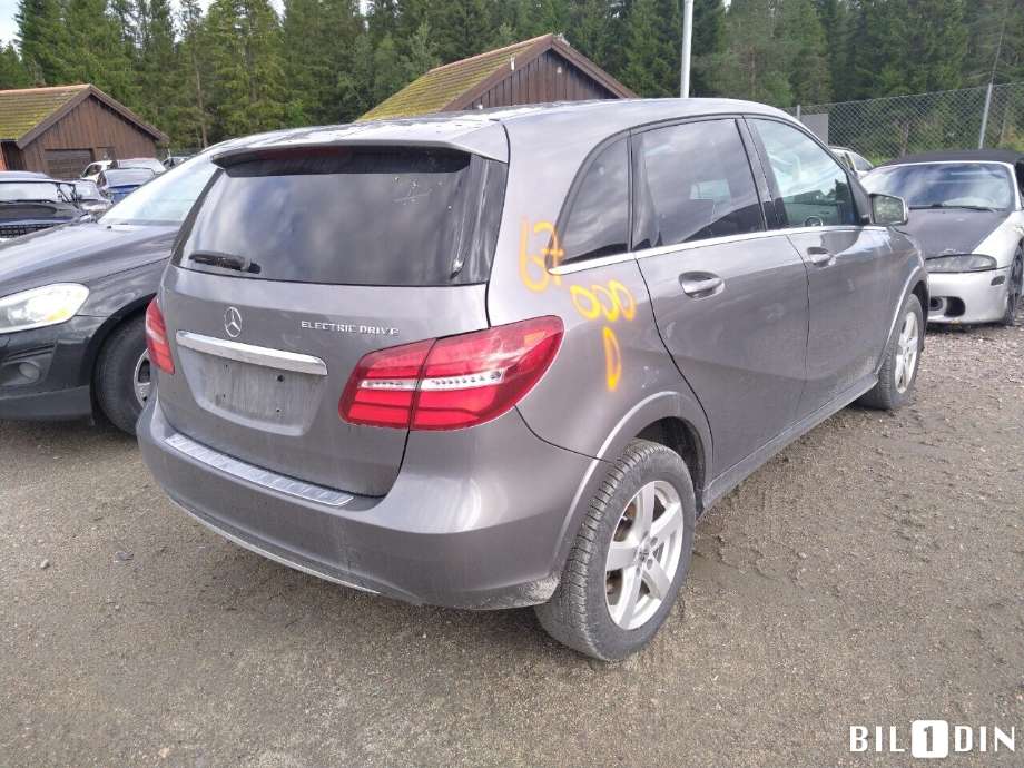 Mercedes B-Klasse 2011-2018 (W246) (W246), Motorkode: EM780.990, Girkassekode: