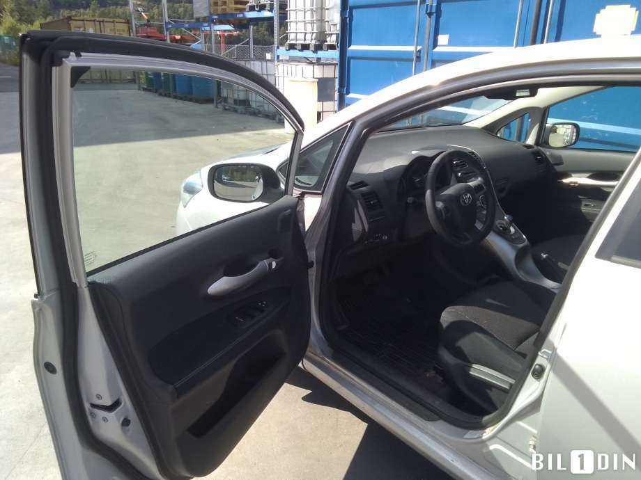Toyota Auris 2010-2012 (Type I, Fase 2) , Motorkode: 2ZR-FXE, Girkassekode: 