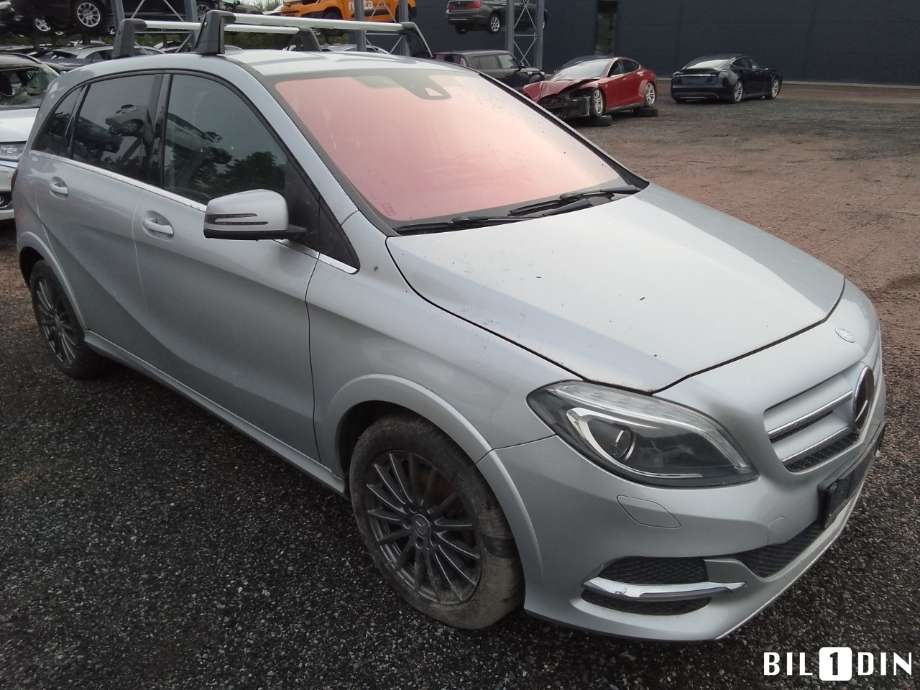 Mercedes B-Klasse 2011-2018 (W246) (W246), Motorkode: EM780.990, Girkassekode: 