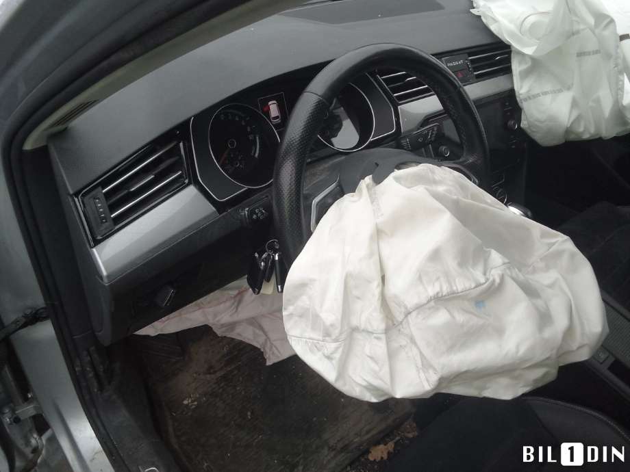 VW Passat 2015-2019 (Fase 1) (B8) (B8), Motorkode: DGEB, Girkassekode: 