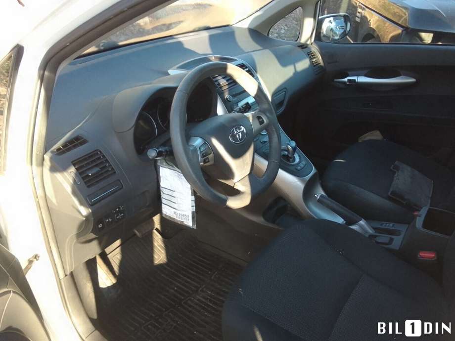 Toyota Auris 2010-2012 (Type I, Fase 2) , Motorkode: 2ZR-FXE, Girkassekode: 