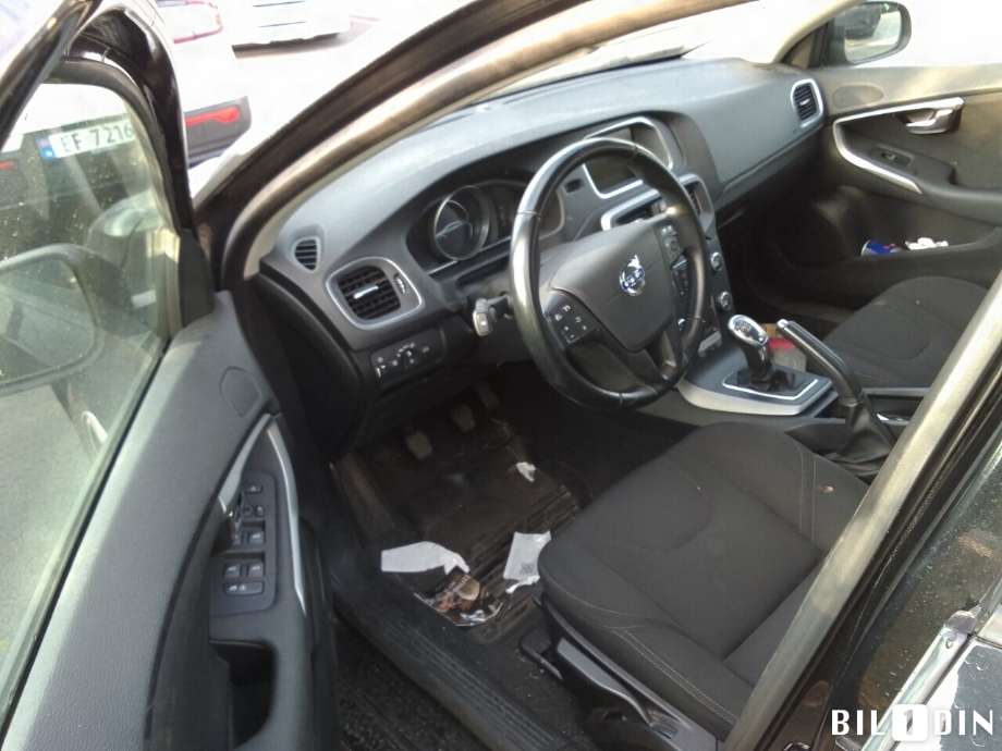 Volvo V40 2012-2019 , Motorkode: D4162T, Girkassekode: 