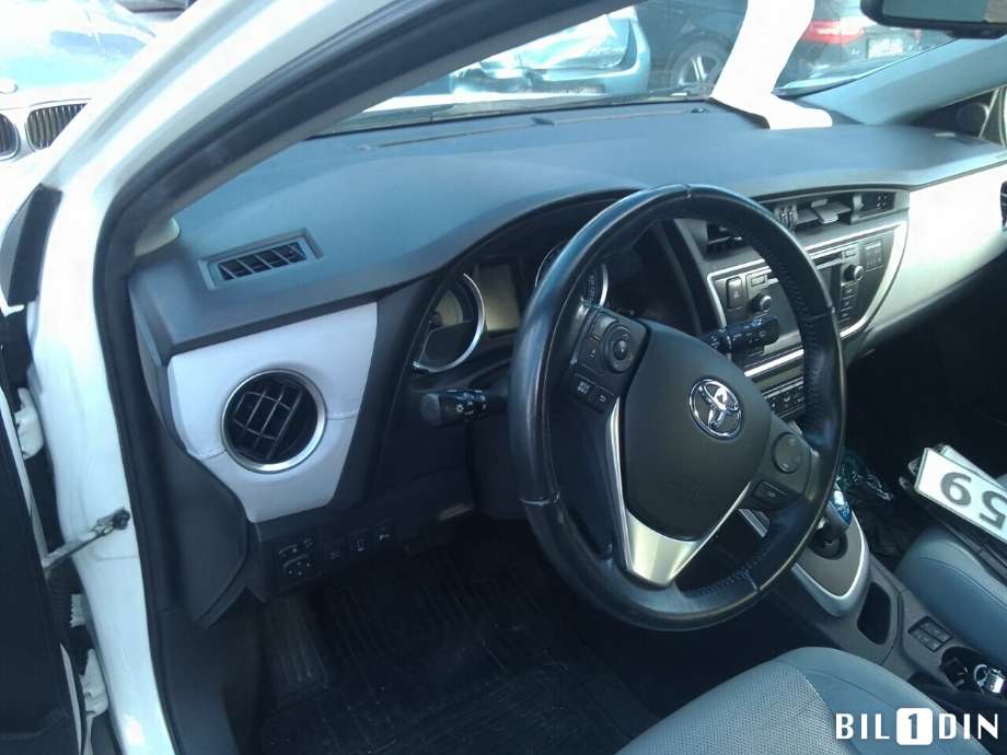 Toyota Auris 2013-2015 (Type II, Fase 1) , Motorkode: 2ZR-FXE, Girkassekode: 