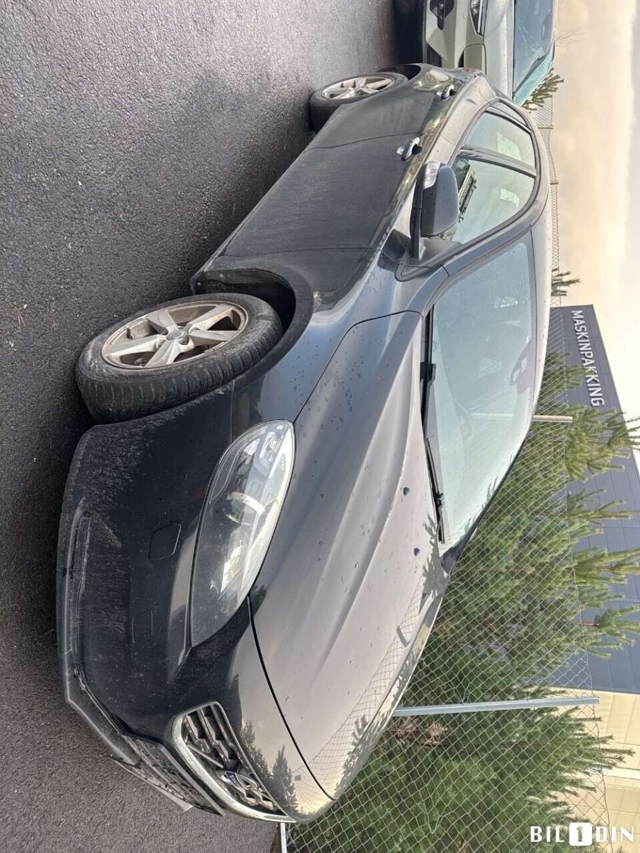 Volvo V40 2012-2019 , Motorkode: D4162T, Girkassekode: 