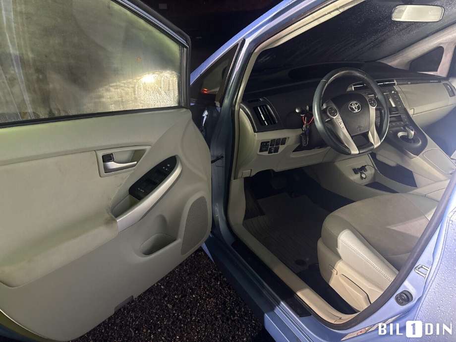 Toyota Prius +7 2012-2020 (Type III) (stasjonsvogn) (stasjonsvogn), Motorkode: 2ZR-FXE, Girkassekode:
