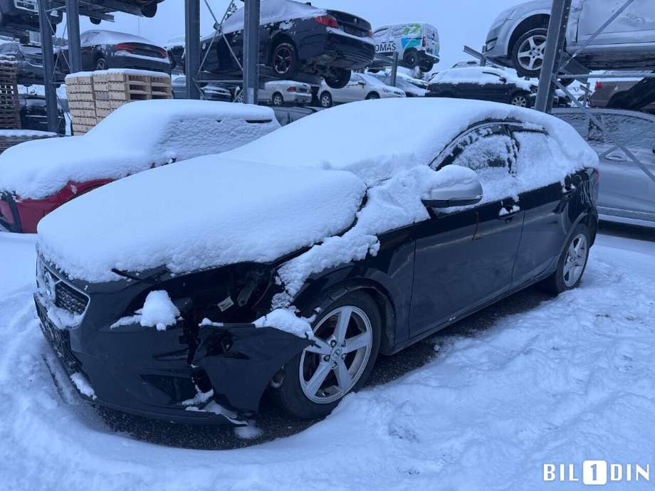 Volvo V40 2012-2019 , Motorkode: D4204T8, Girkassekode: 