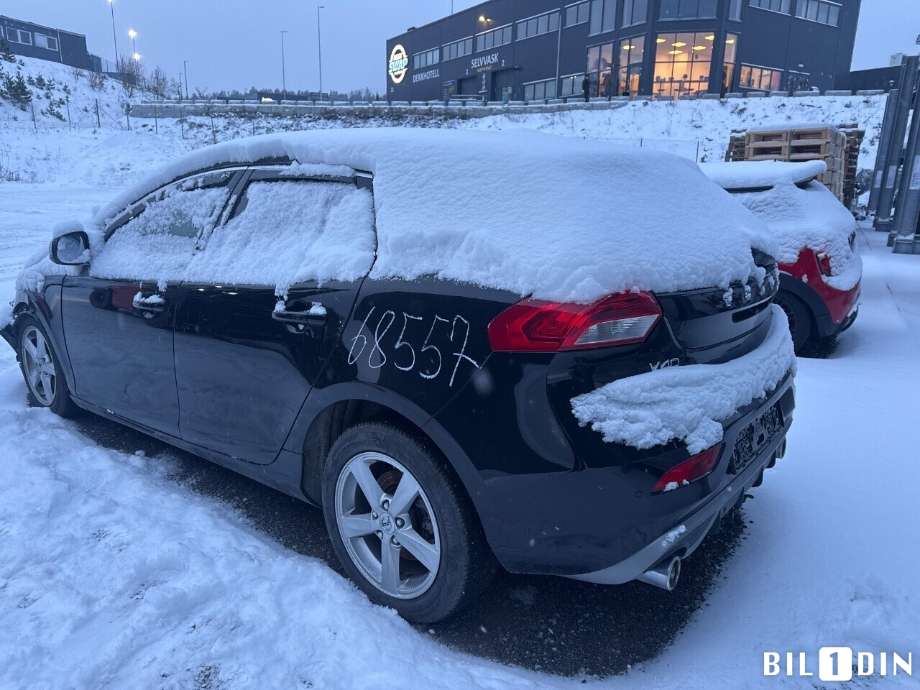 Volvo V40 2012-2019 , Motorkode: D4204T8, Girkassekode: 
