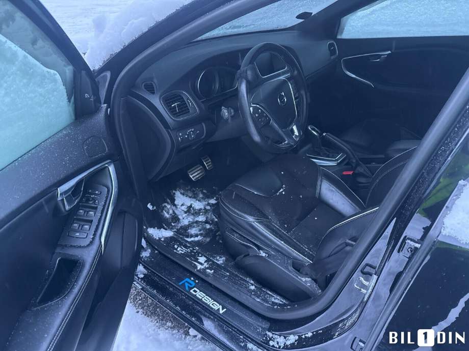 Volvo V40 2012-2019 , Motorkode: D4204T8, Girkassekode: 
