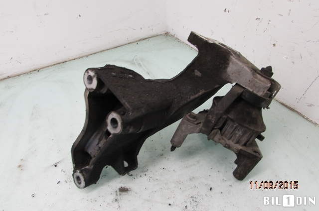 Motorfeste til Saab 9-5 2006-2010 (Type I, Fase 3)  (SAAB|5063292|G5063292|)