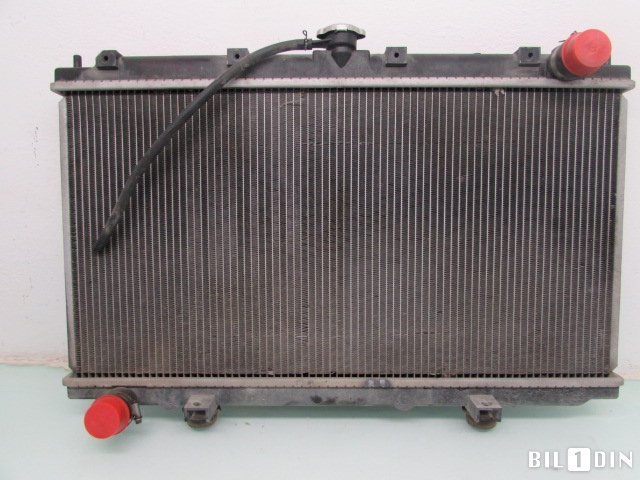 Radiator (manuell gir) til Nissan Primera 1996-1999 (Fase 1) (P11) (P11) (NISSAN||PA66GF30)