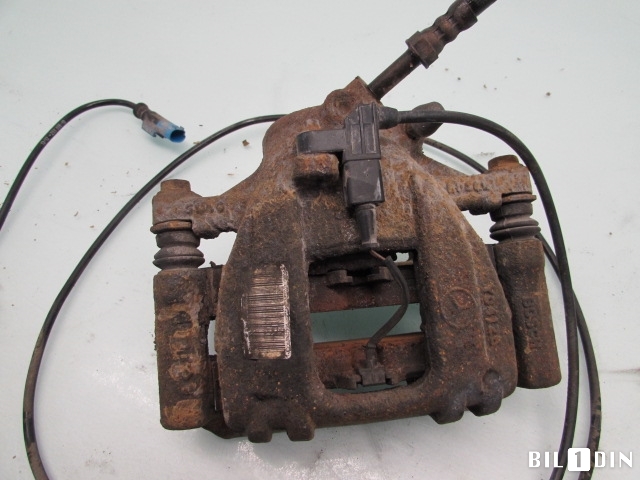 Bremsecaliper venstre bak til VW Crafter 2011-2016 (Type I, Fase 2)  (VOLKSWAGEN|A9064231398|YO4126|)