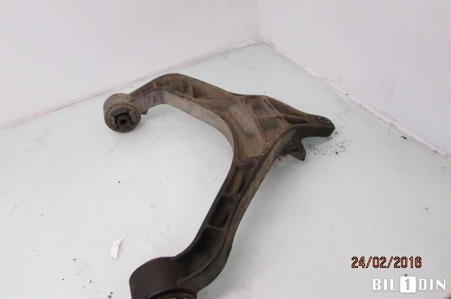 Bærebru venstre foran nedre til Jeep Cherokee 2002-2006 (Type III) (LIBERTY) (LIBERTY) (JEEP|52088773AC|)