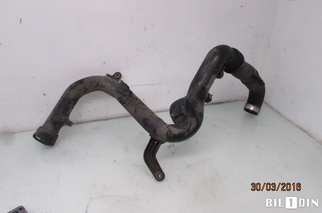 Turbo rør til VW Touran 2003-2006 (Type I, Fase 1) (VOLKSWAGEN|1K01457762AC|1K0145770B|)