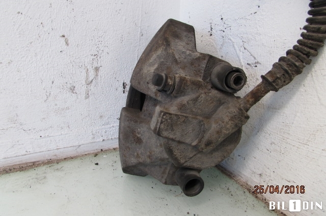 Bremsecaliper høyre foran til VW Transporter / Caravelle 2003-2009 (Fase 1) (T5) (T5) (VOLKSWAGEN|7L9615124F|7HO106B|)