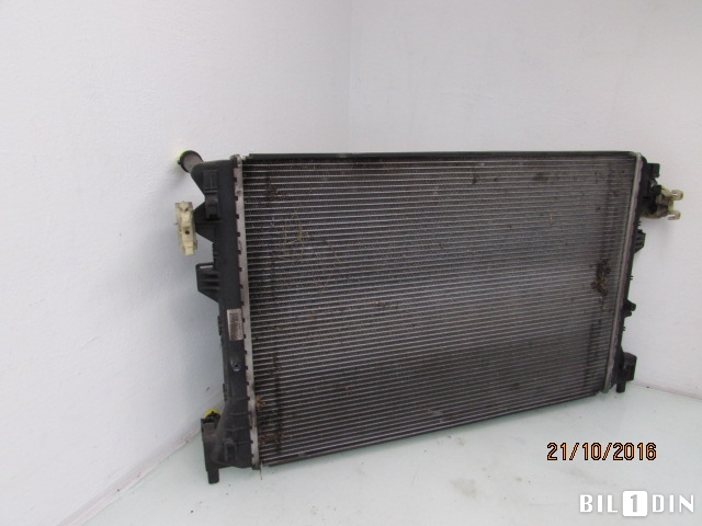 Radiator (automat gir) til VW Passat 2015-2019 (Fase 1) (B8) (B8) (VW PASSAT LIMOUSINE HYBRID BLU|510121251GJ|)
