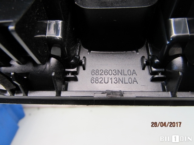 Innredning diverse til Nissan Leaf 2011-2017 (Type I) (NISSAN|682U13NL0A|682603NL0A|)