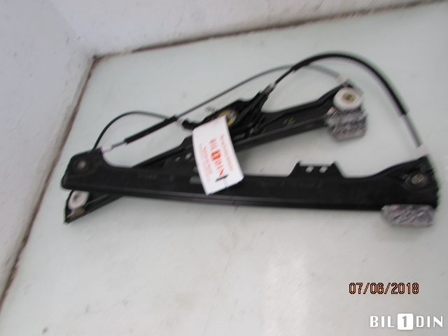 Ruteheis til BMW 5-Serie 2003-2010 (E60/E61) (E60/E61) (BMW|51337184384|)