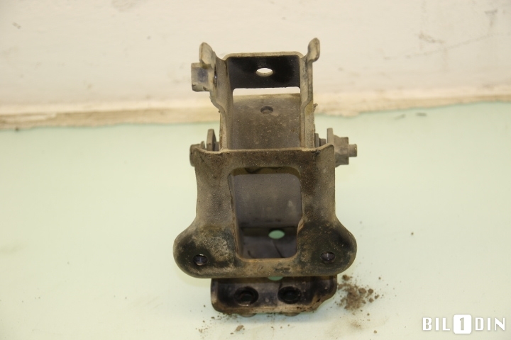 Motorfeste til Nissan X-Trail 2002-2007 (T30) (T30) (NISSAN|113208H800|)