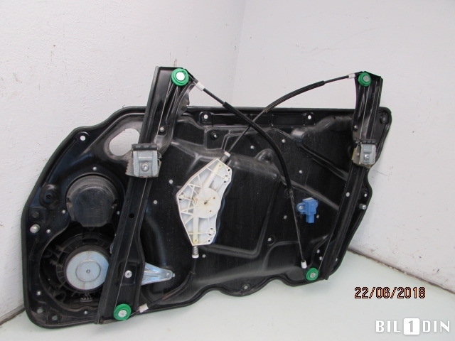 Ruteheis til VW Passat 2005-2010 (B6) (B6) (VOLKSWAGEN|3C1837461H|3C1837755L|)