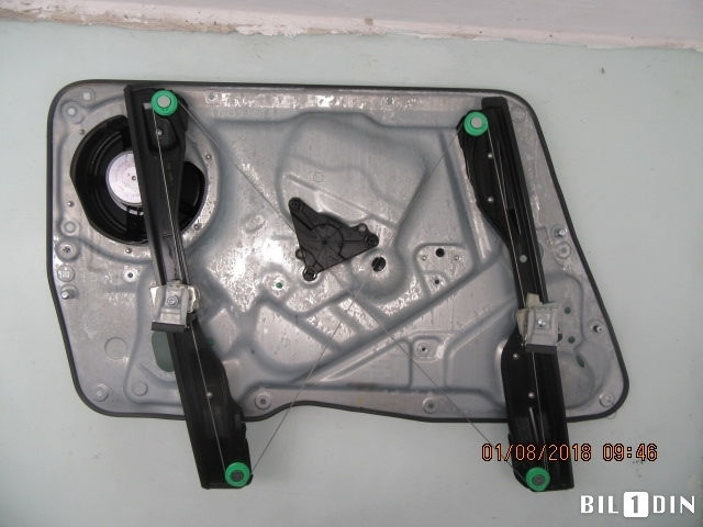 Ruteheis til VW Tiguan 2011-2016 (Type I, Fase 2)  (VOLKSWAGEN|5N0837462|)
