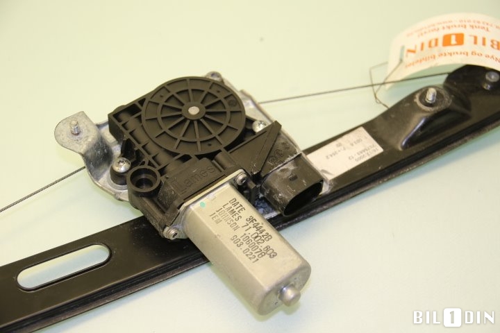 Ruteheis til BMW 3-Serie 2005-2011 (E90/E91/E92/E93) (E90/E91/E92/E93) (BMW|51357140589|)