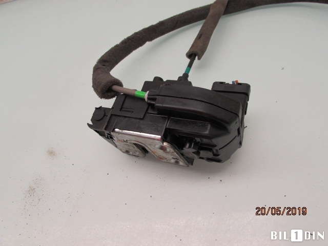 Låsekasse høyre bak til Nissan Qashqai 2007-2010 (Type I, Fase 1)  (NISSAN|82500JD900|)