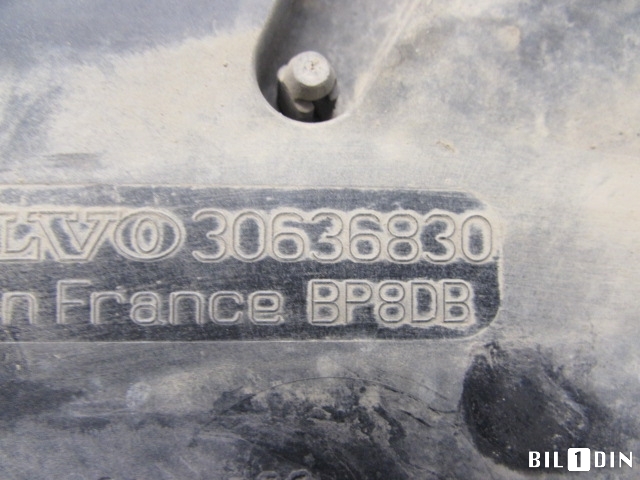 Luftfilterboks til Volvo V70 2005-2007 (Type II, Fase 2)  (VOLVO|30636830|)