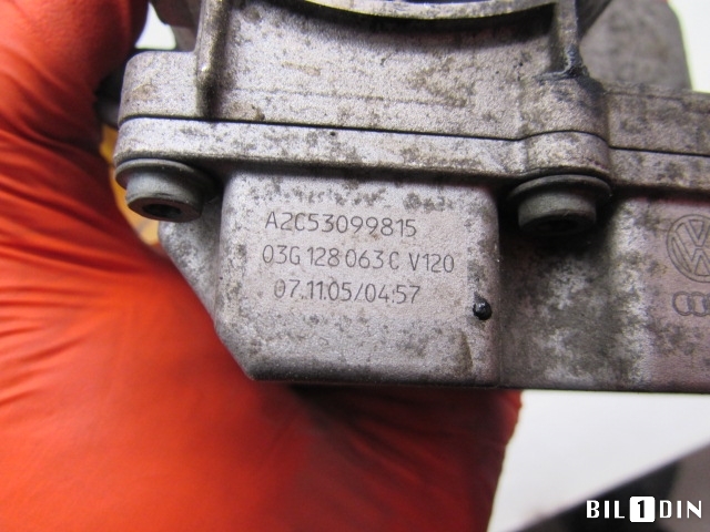 Spjeldhus til VW Passat 2005-2010 (B6) (B6) (VOLKSWAGEN|03G128063C|)