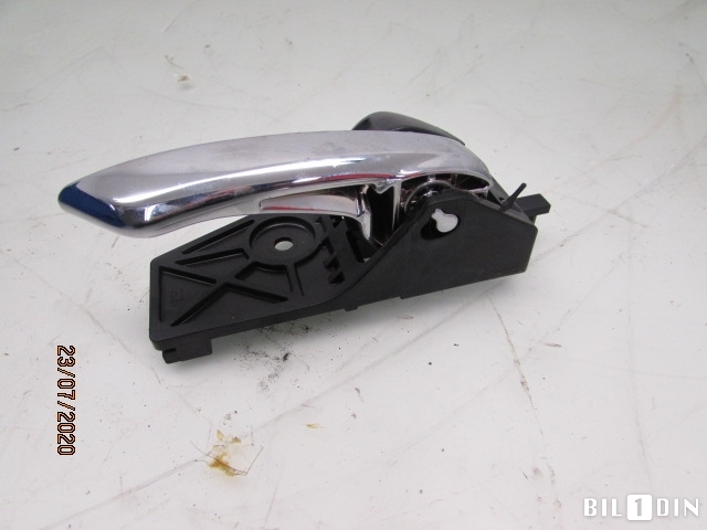 Dørhåndtak inv høyre til Suzuki SX4 2009-2013 (Type I, Fase 2)  (SUZUKI|8313063J20LF1|)