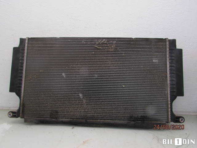 Radiator (manuell gir) til Toyota Avensis 2009-2015 (Type III, Fase 1)  (TOYOTA|164000R061|M135676D|)