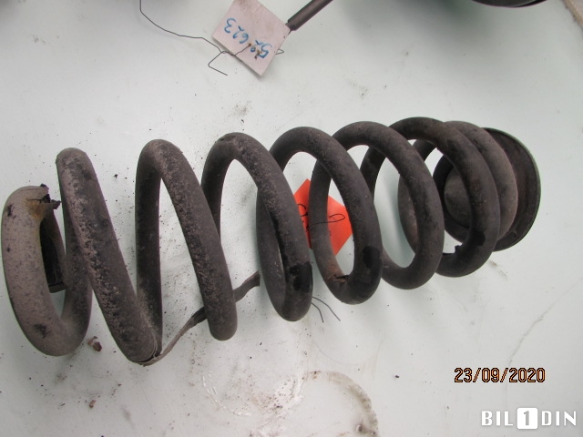 Fjær bak spiralfjær til BMW X5, 2000-2006 (E53) (E53) (BMW|33536750352)