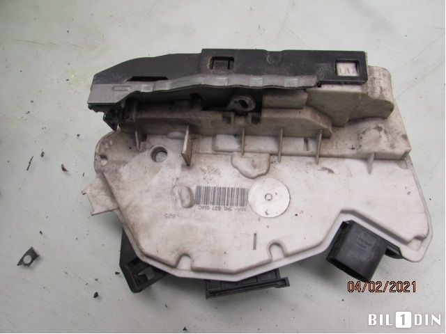 Låsekasse høyre foran til VW Amarok 2010-2016 (Type I, Fase 1)  (VOLKSWAGEN|5N1837016C|)
