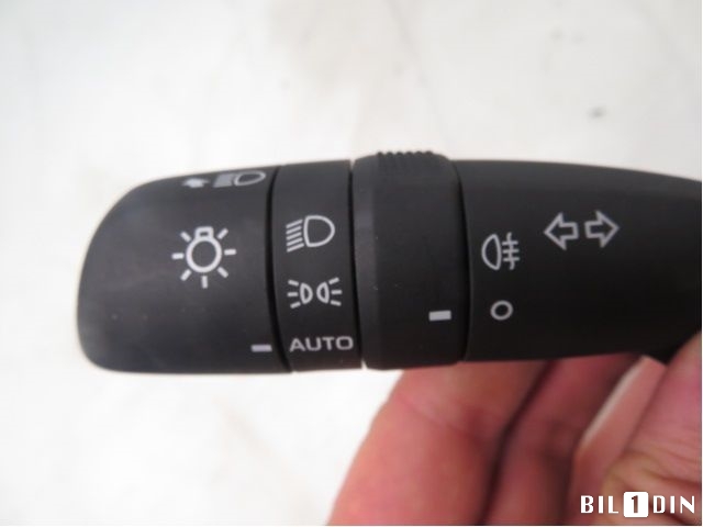 Bryter blink til Toyota Corolla 2019-->>  (TOYOTA|8432902040|02D5017J911|)