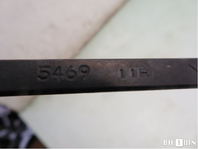 Viskerarmer frontrute til Mitsubishi Lancer 1996-2003  (MITSUBISHI Lancer EvoIV|MR221855|546911R|)