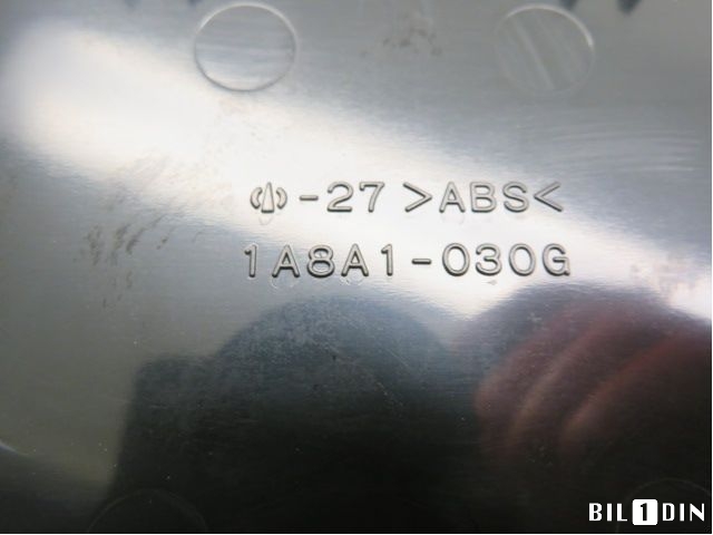 Dashbord koppholder til Toyota Land Cruiser 150 2014-->> (Fase 2)  (TOYOTA|5562060140|1A8A1030G|)