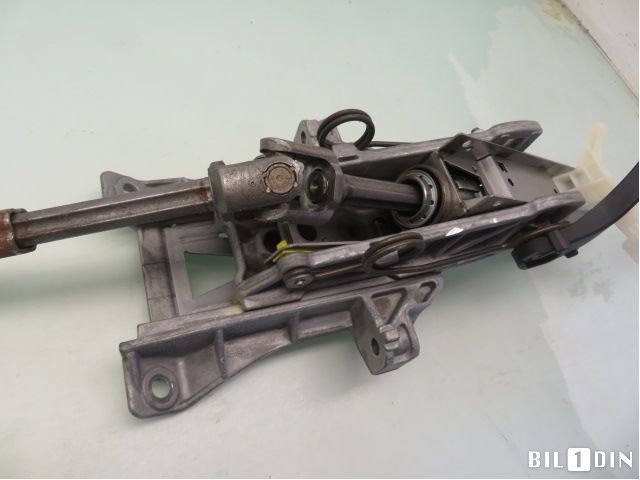 Rattaksel til Ford Focus 2011-2014 (Type III, Fase 1)  (FORD|BV6N3C529MD|BV6N3C529GF|2390124)