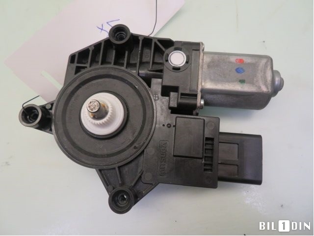 Ruteheis venstre foran til Nissan Qashqai 2014-2021 (Type II)  (NISSAN|827014EA0A|)
